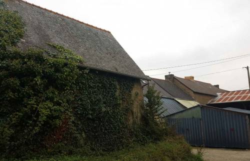 Couverture avant rénovation à Pleugueneuc