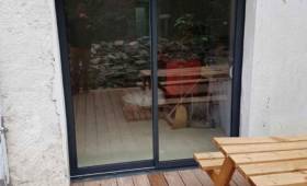 Rénovation des menuiseries extérieures et aménagement d'une terrasse, dans le centre de Nantes (44)