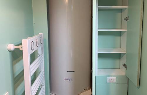 Chauffeau eau dans le placard