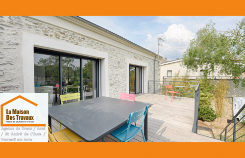 Nouvelle terrasse en bois à Dreux : un espace extérieur lumineux et convivial après rénovation.