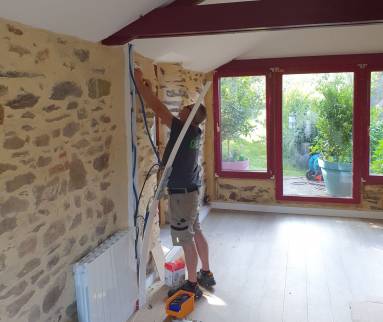 Travaux en cours (électricité) : Installation électrique pour une rénovation énergétique efficace et moderne