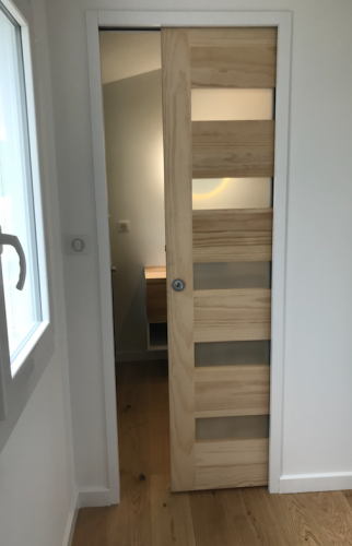 Gain de place avec cette porte à galandage