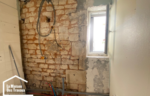  Salle de bain PENDANT les travaux côté meuble vasque