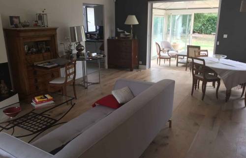 Salon et salle à manger avec son nouveau parquet - Nantes 44