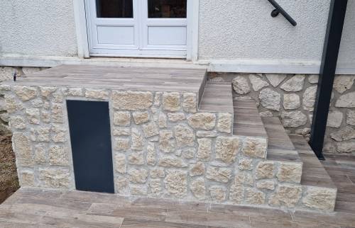 Détail parement pierre escalier terrasse