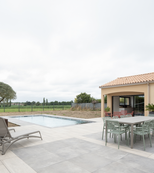 Création d'une terrasse carrelée au Bignon - vue extérieure 1