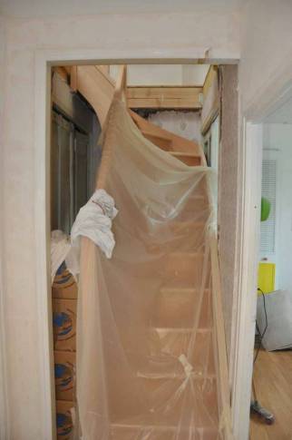 Pose d'un escalier d'accès aux combles aménageables - Combs-la-Ville 77380