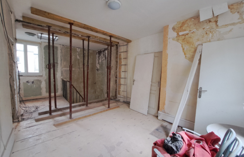 Parquet en bois massif avant rénovation