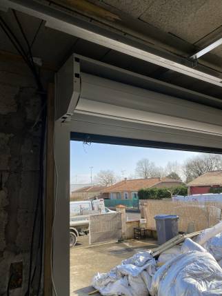Installation d'une porte de garage enroulable - Montauban 82000
