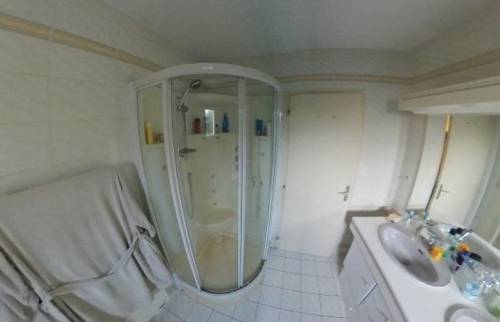 Vue sur l'ancienne cabine de douche