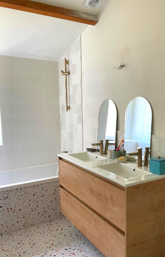 Rénovation d'une salle de bain au Bignon - motif terrazzo au sol