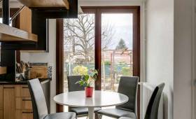 Résultat final : Une très belle porte-fenêtre qui apporte lumière et ouverture vers l'extérieur