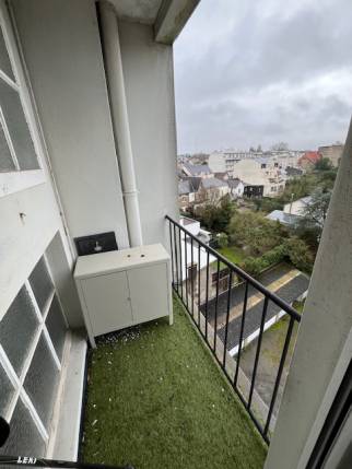 Balcon d'appartement avant sa dépose et la transformation en loggia - Nantes 44