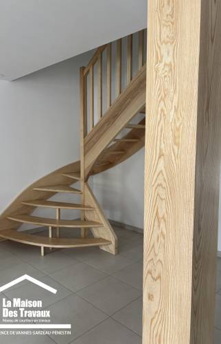 Travail de menuiserie sur mesure pour un escalier dans le Morbihan