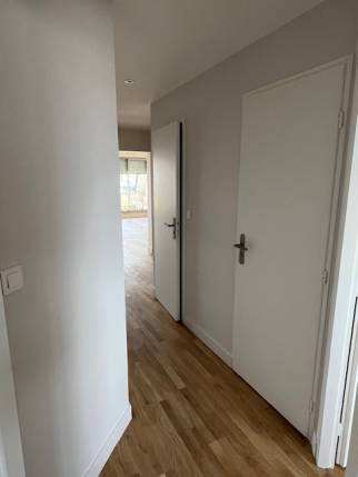 Rénovation d'appartement avec mise en peinture des murs et plafonds - Nantes 44