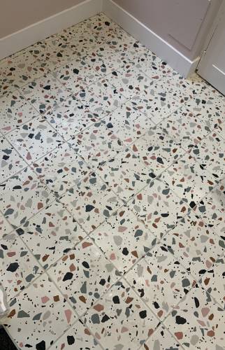 Carrelage terrazzo remplace l'ancien revêtement de sol - Rennes