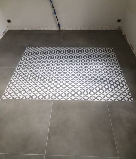 Carrelage avec insertion de motif