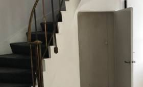 Réunir deux escaliers dans une belle et grande maison à Colombes
