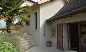 extension moderne maison pierre