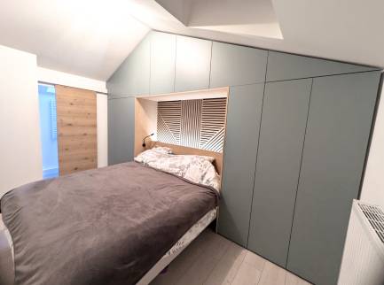 chantier terminé : magnifique tête de lit dressing dans cette suite parentale