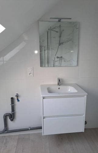 Pose d'un meuble vasque