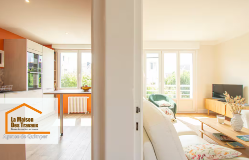Chambre d’invités spacieuse et lumineuse : Une pièce baignée de lumière naturelle, idéale pour se ressourcer.