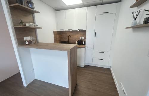 Transformation complète d’un local pour l’ouverture de notre agence – La Maison Des Travaux du Mans