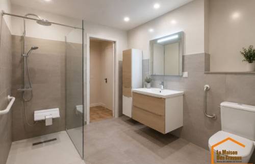  salle de bain accessibilite pmr