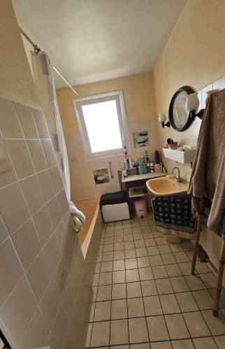 Vue entrée ancienne salle de bains