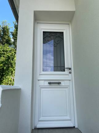Porte d'entrée en aluminium