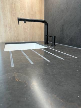 Plan de travail de cuisine en quartz avec rainurage - Nantes 44000