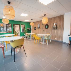 Aménagement et décoration d'une salle détente d'une entreprise - SAINT QUENTIN FALLAVIER (38) - Florian Carret - La Maison Des Architectes