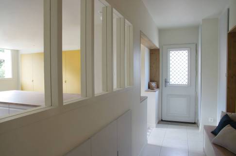 Rénovation de maison avec pose de verrière fixe entre la cuisine et l'entrée -  Lattes (34970)