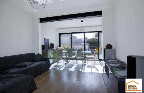 Salon ouvert sur la salle à manger (Yerres 91330)