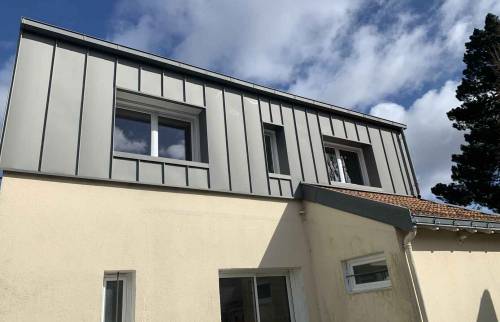 Création d'une lucarne pour créer une chambre à Nantes