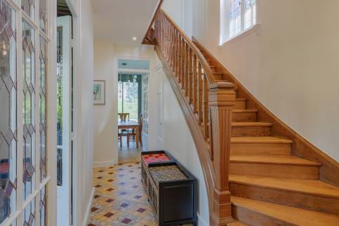 Rénovation d'un escalier bois, Maison située à Limonest (69760) : résultat final après ponçage et vitrification