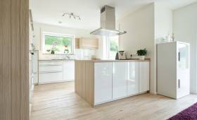 Rénovation cuisine blanche et bois