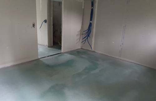 La dépose : Cloisons et électricité