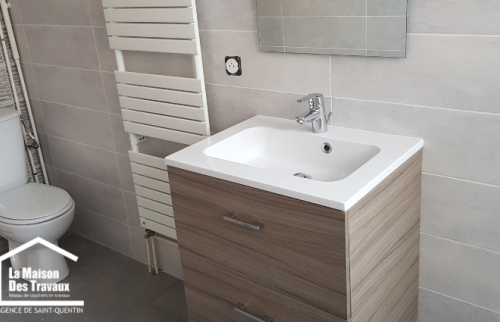 Meuble vasque et sèche serviette