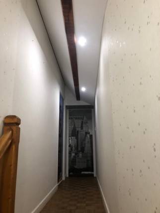 Pose d'une toile tendue aux murs et aux plafonds 