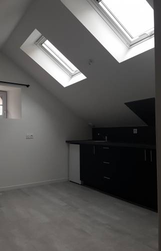 Après travaux : création fenêtres de toit pour apporter de la lumière