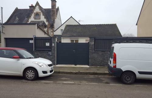 Portail aluminium anti effraction sur façade rue à Cergy-Pontoise (95000)