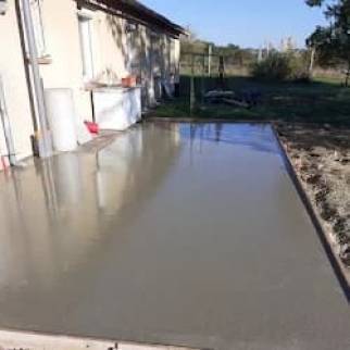 Nouvelle terrasse avec dalle béton coulée - Caussade 82300
