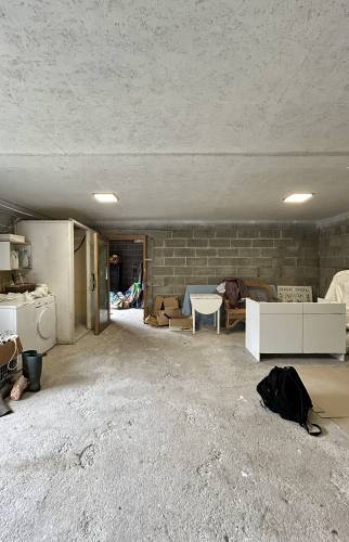 Avant rénovation maison – entrée non isolée face 1
