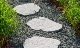  Création d’une allée en pas japonais et graviers – Libourne