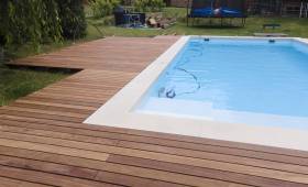 finition margelles en pierre reconstitituée pour plage piscine bois à Jouy-le-Moutier (95280)  