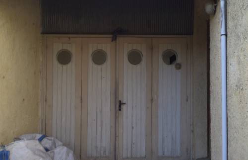 Entrée de garage à rénover