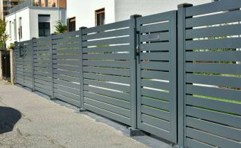 entree pietonne - La Maison Des Travaux