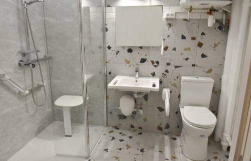 Salle de bain senior moderne et design à paris