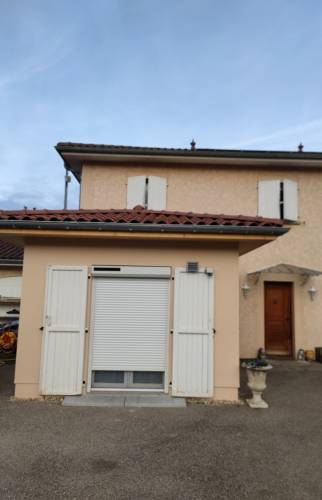Extension bois terminée et intégrée à la maison à Rives